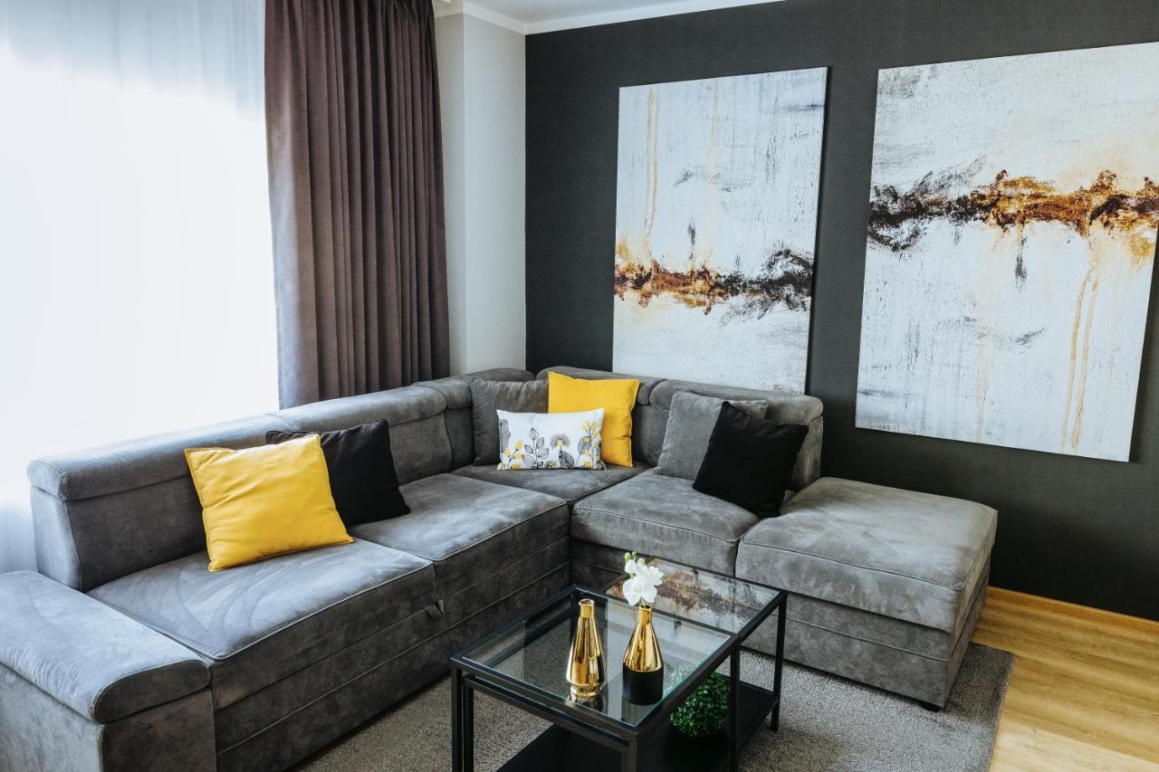 Charlotte Apartment - 2Bedrooms W Parking Near Nymphaea ออราแด ภายนอก รูปภาพ