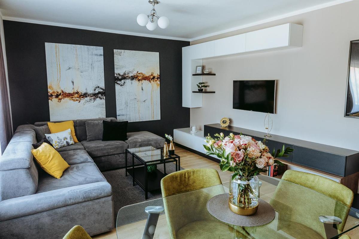 Charlotte Apartment - 2Bedrooms W Parking Near Nymphaea ออราแด ภายนอก รูปภาพ