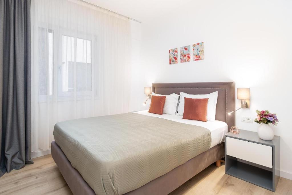 Charlotte Apartment - 2Bedrooms W Parking Near Nymphaea ออราแด ห้อง รูปภาพ