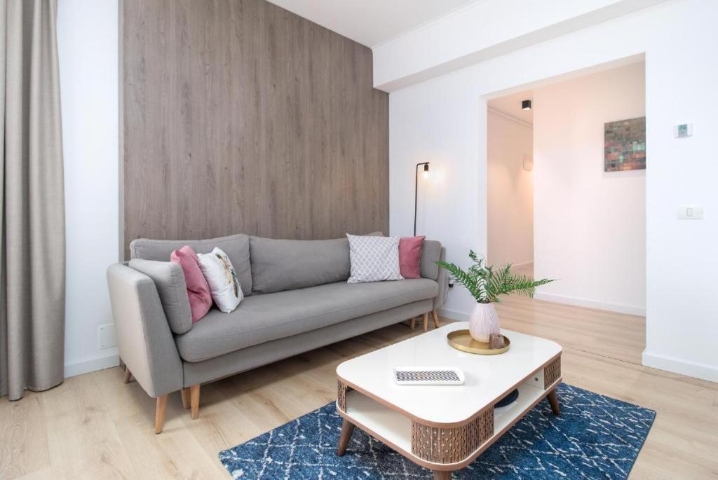 Charlotte Apartment - 2Bedrooms W Parking Near Nymphaea ออราแด ห้อง รูปภาพ