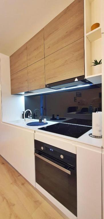 Charlotte Apartment - 2Bedrooms W Parking Near Nymphaea ออราแด ภายนอก รูปภาพ